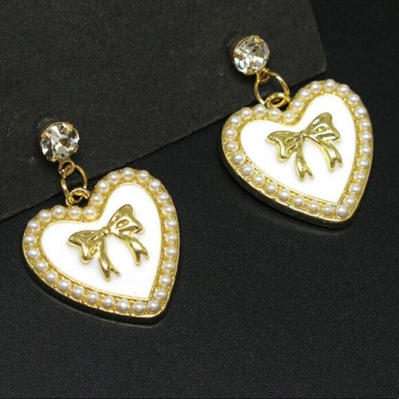 NWT BJ Heart Earrings - Picture 3 of 4
